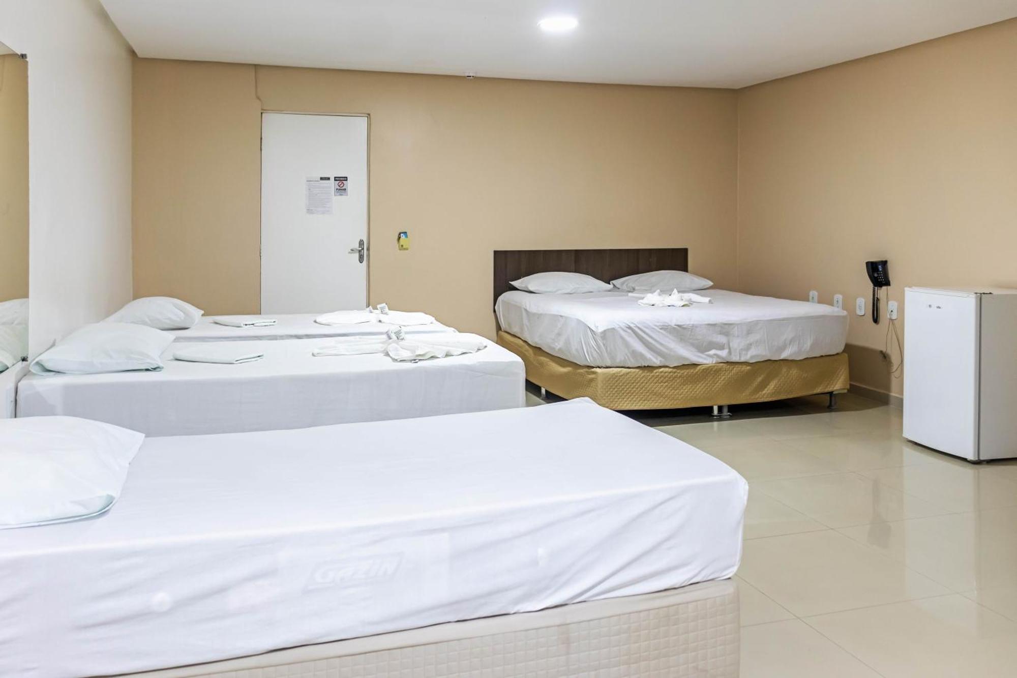 Falcao Hotel 阿拉皮拉卡 外观 照片