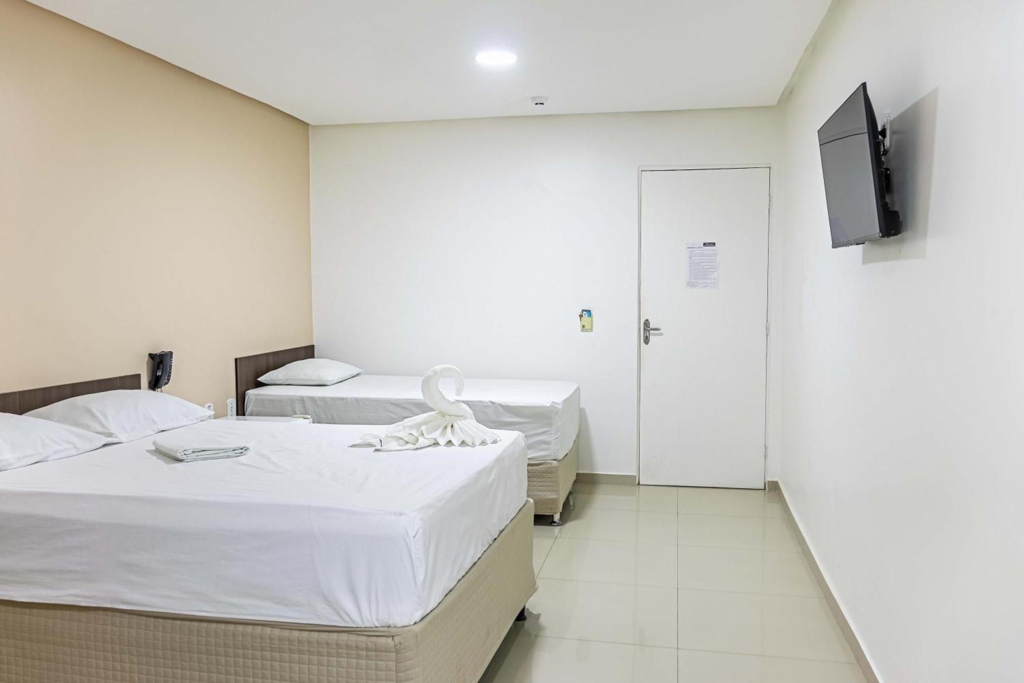 Falcao Hotel 阿拉皮拉卡 外观 照片